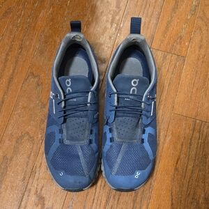 On Running Navy and Gray Sneakers